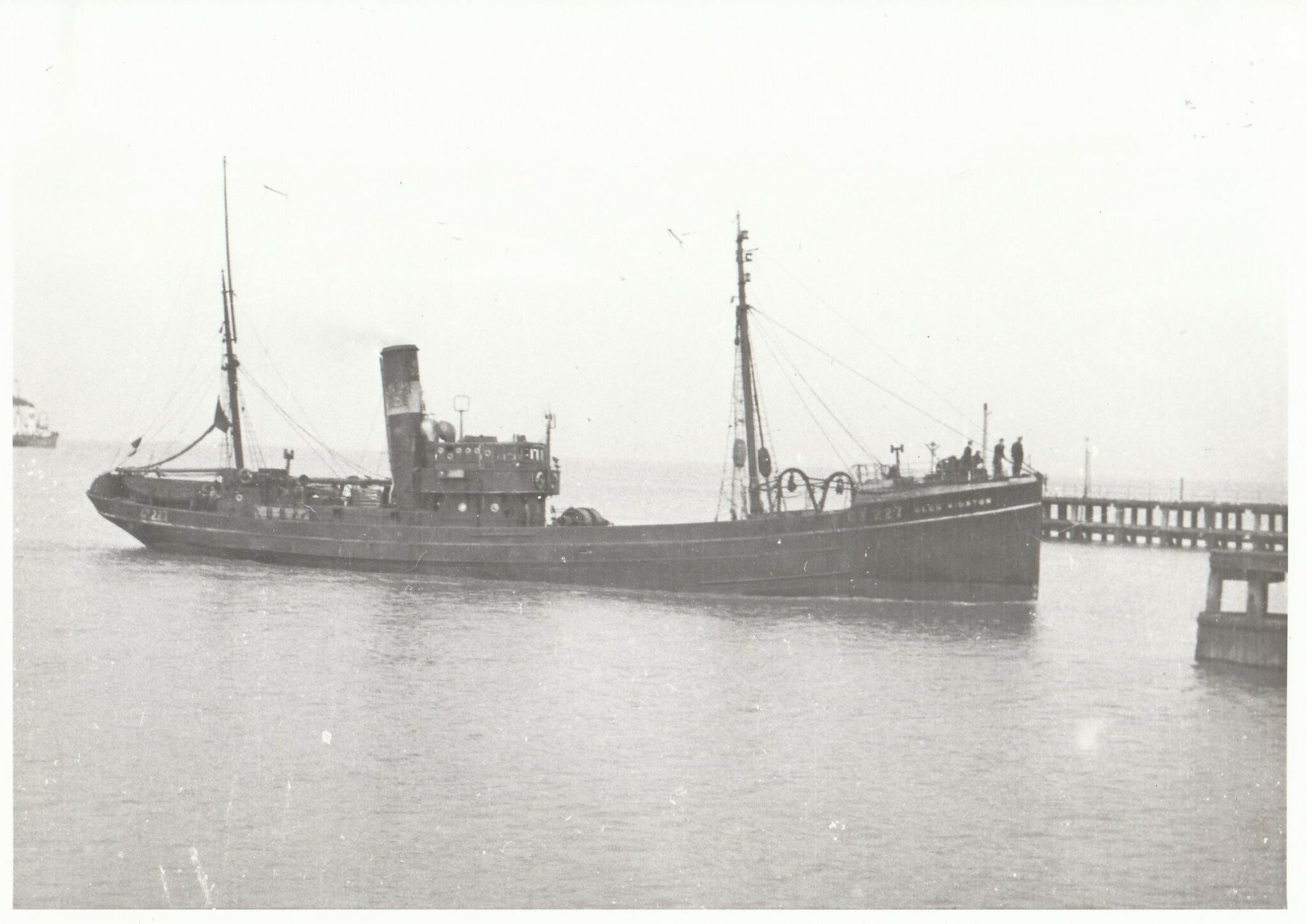 Glen Kidston GY 227 Deep Sea Trawlers